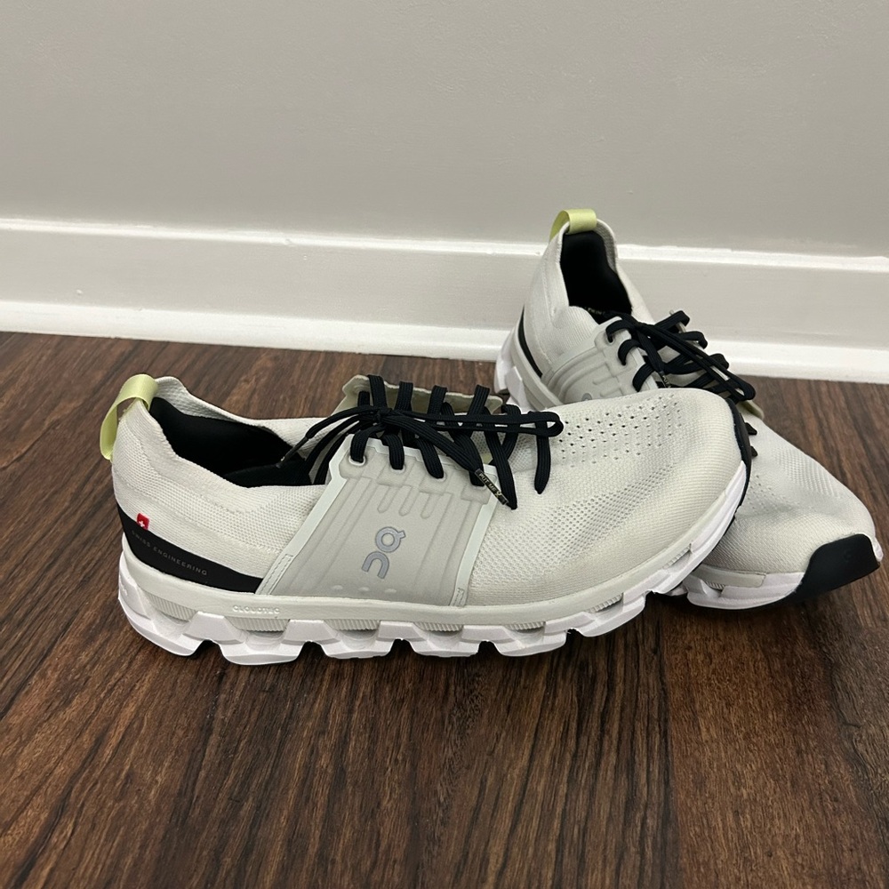 On Running Men's Cloudswift Light Green, White and Black Athletic Shoes